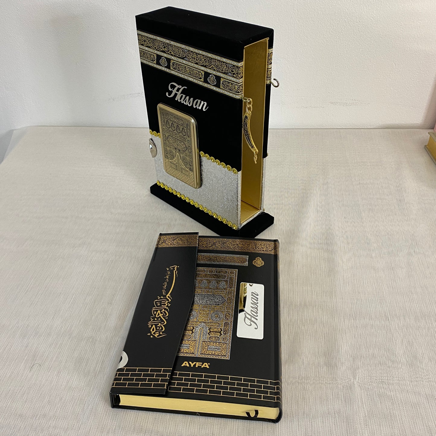 Personalisierter Kaaba Design Samt Koran