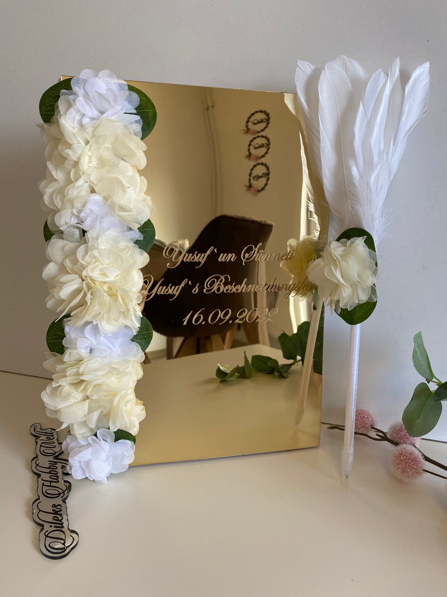 Gästebuch mit Laserschnitt Blumen