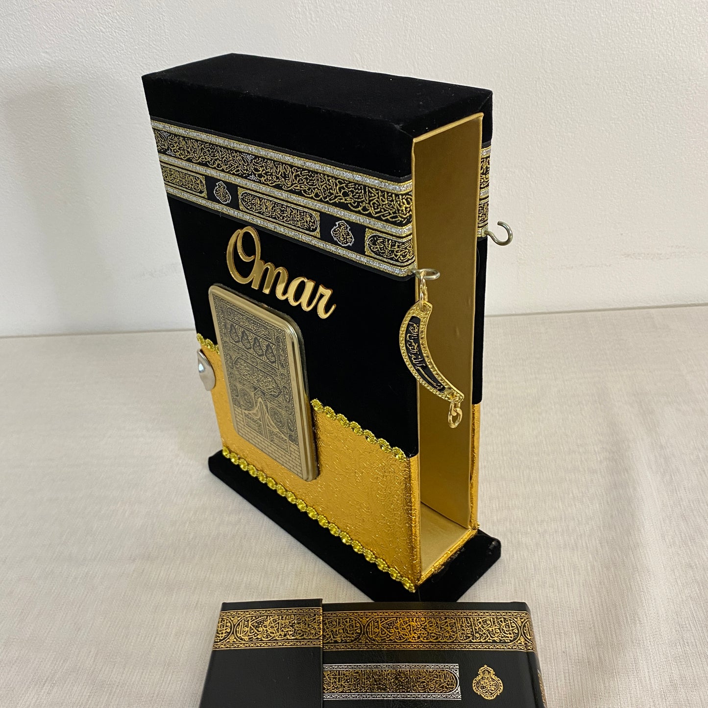 Personalisierter Kaaba Design Samt Koran