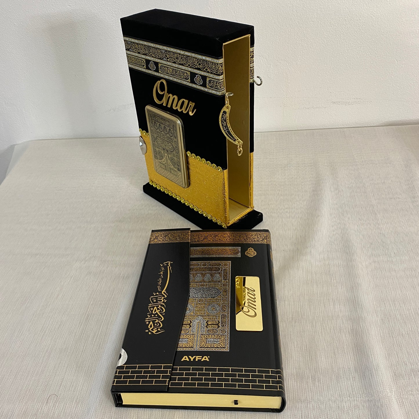 Personalisierter Kaaba Design Samt Koran