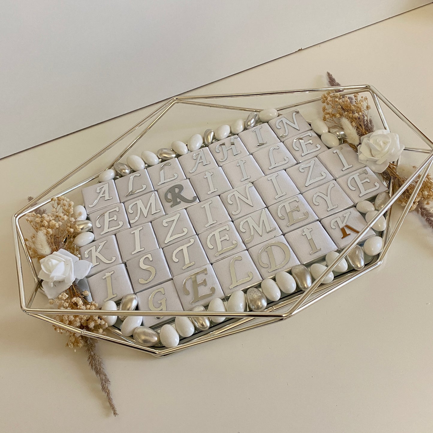 Kiz isteme Tepsisi Pampas