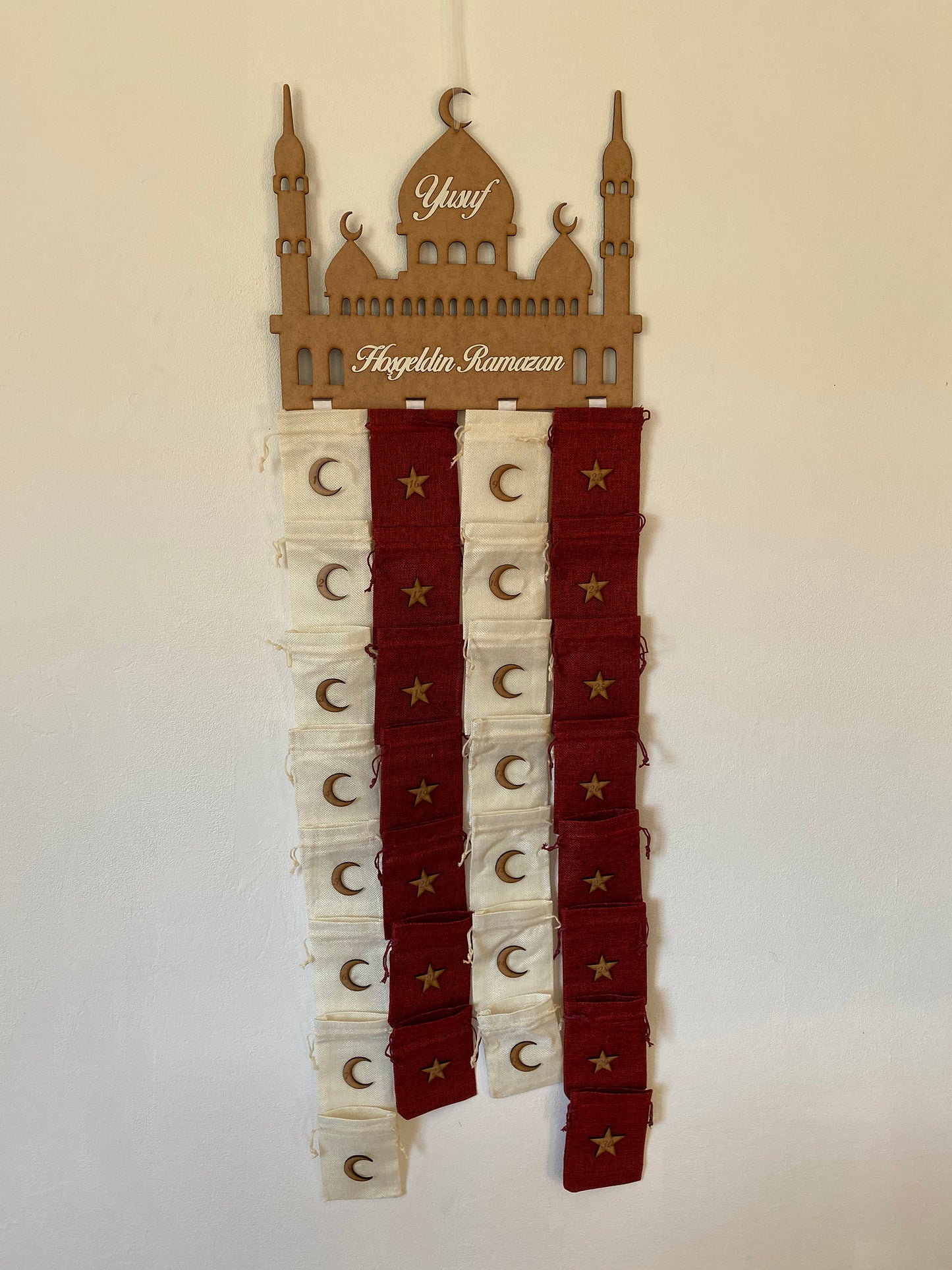 Ramadankalender Model 1 MDF/ verschiedene Säckchen Farben