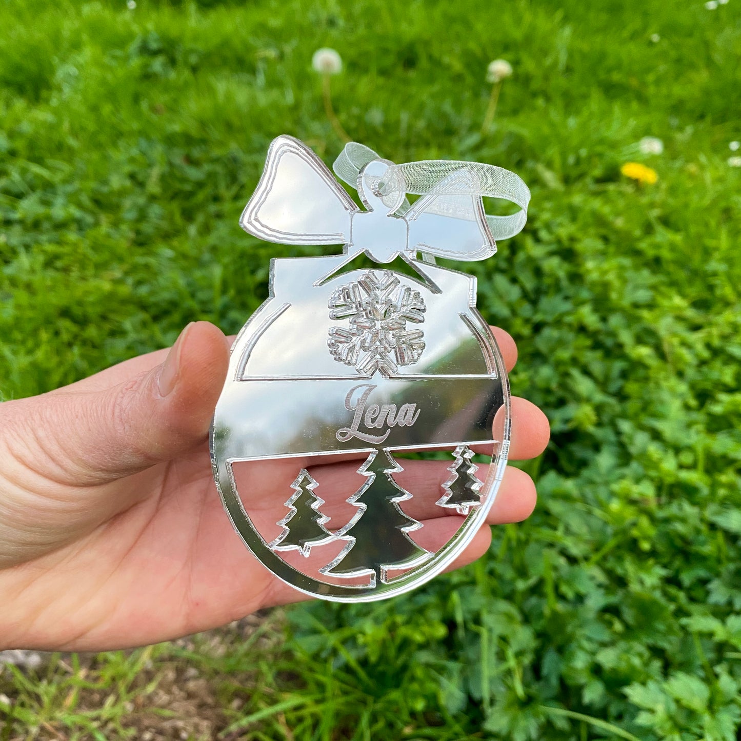 Personalisierte Weihnachtskugeln in Silber