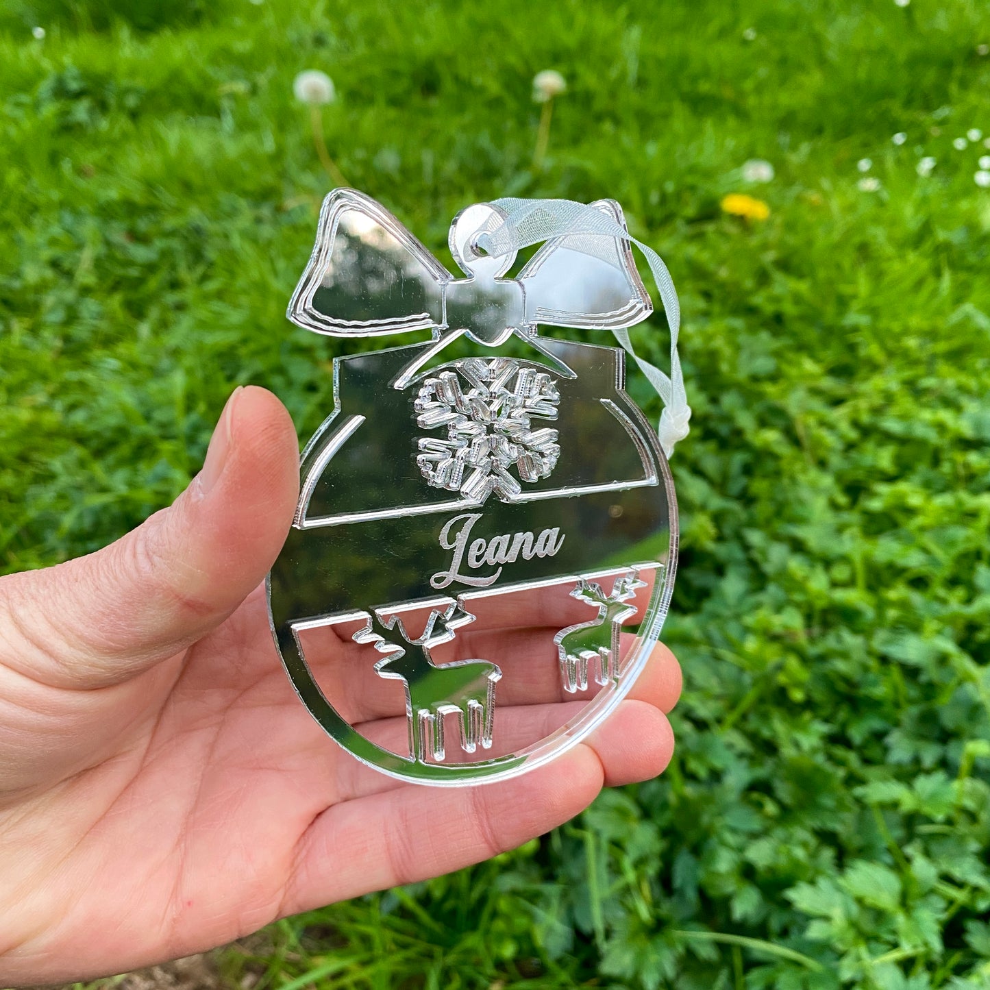 Personalisierte Weihnachtskugeln in Silber