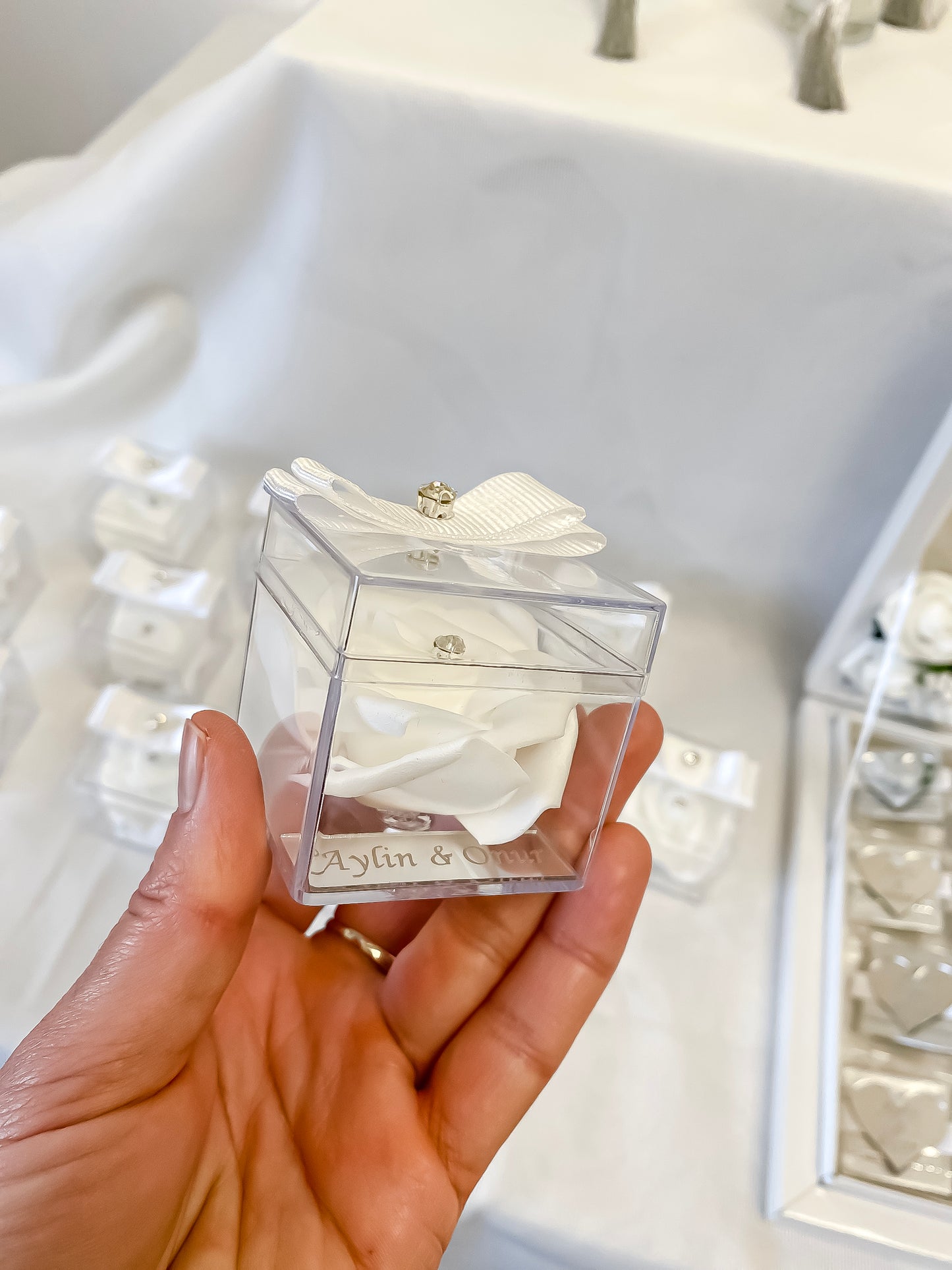 Gastgeschenke Rosenbox mit Schleife - Plexi