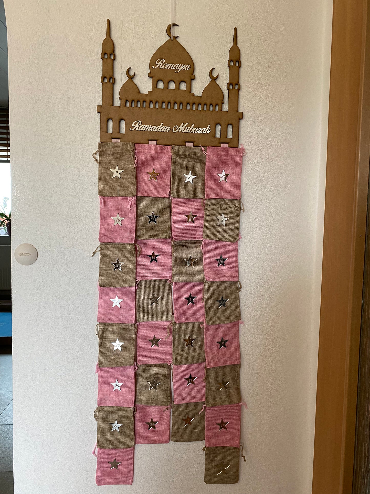 Ramadankalender Model 1 MDF/ verschiedene Säckchen Farben