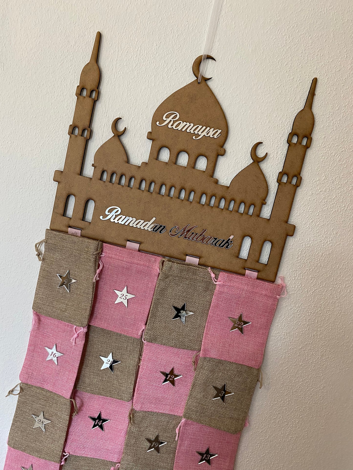 Ramadankalender Model 1 MDF/ verschiedene Säckchen Farben