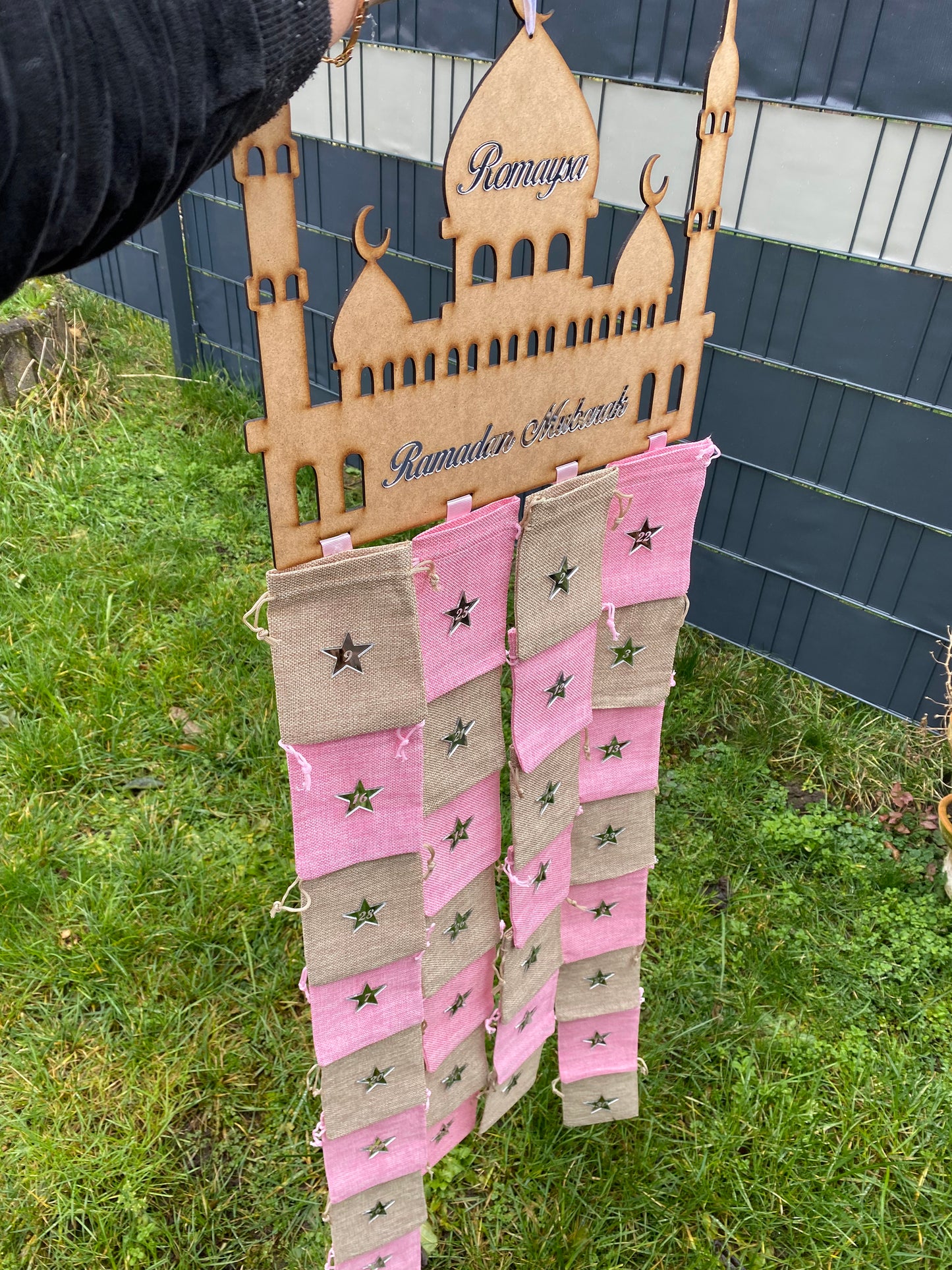 Ramadankalender Model 1 MDF/ verschiedene Säckchen Farben