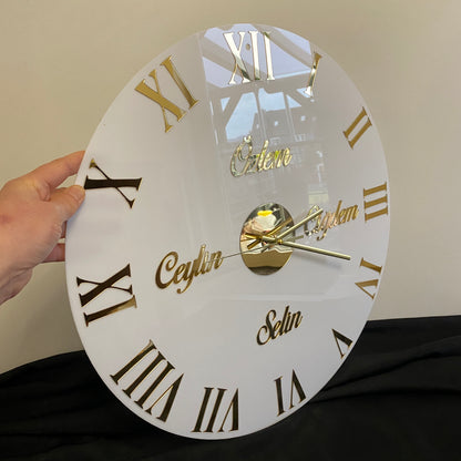 Wanduhr Hochglanz - Weiß mit römische Zahlen