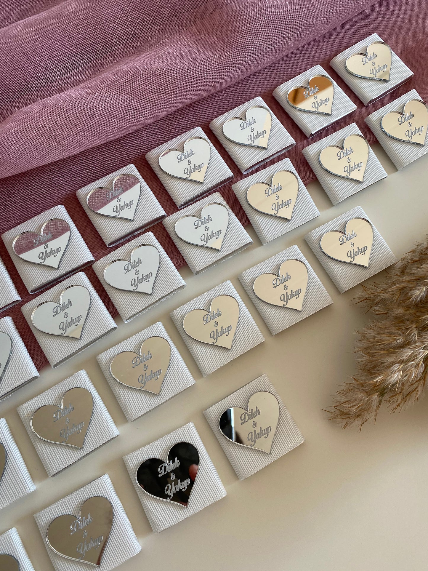 Schokobox White Flowers with heart