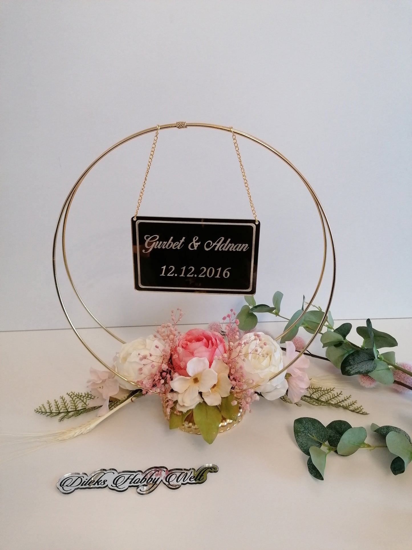 Namensaufsteller mit Trockenblumen Ringe Model 6