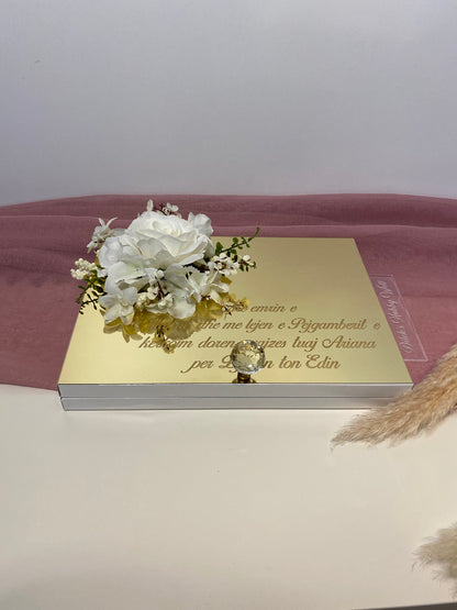 Schokobox White Flowers with heart