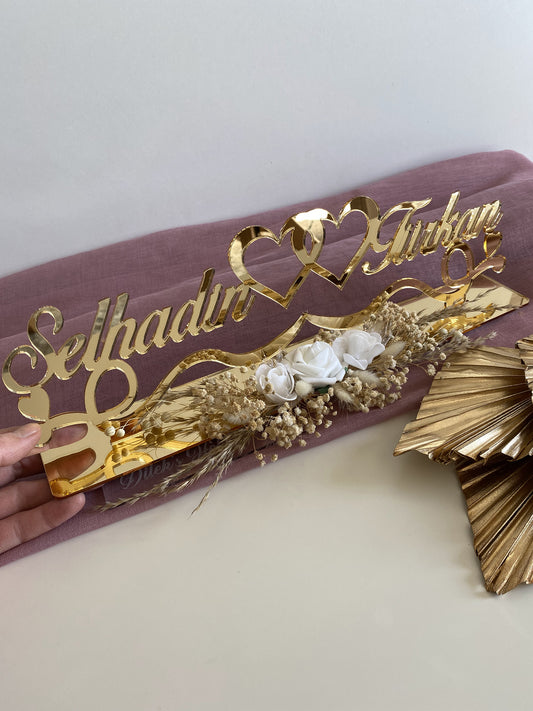 Namensaufsteller Standard mit 2 Herzen mit Trockenblumen